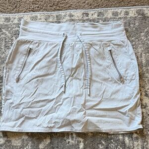 Athleta Trekki Light Gray Mini Skirt with Zipper Accents
